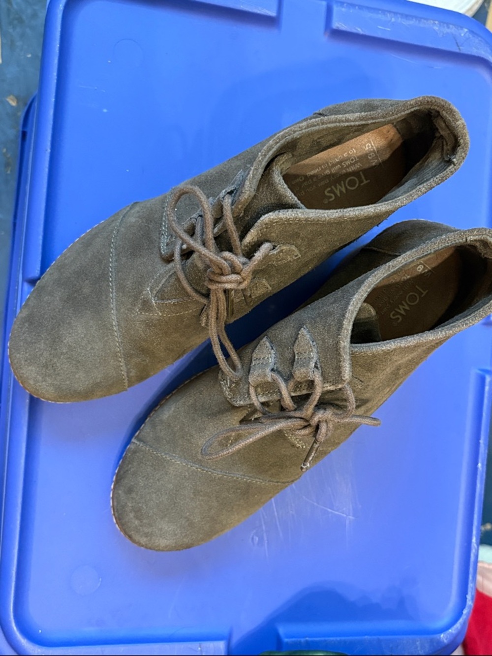 TOMS Boots Womens 9.5 W Suede Leather Desert Wedge Ankle Olive Green Shoes